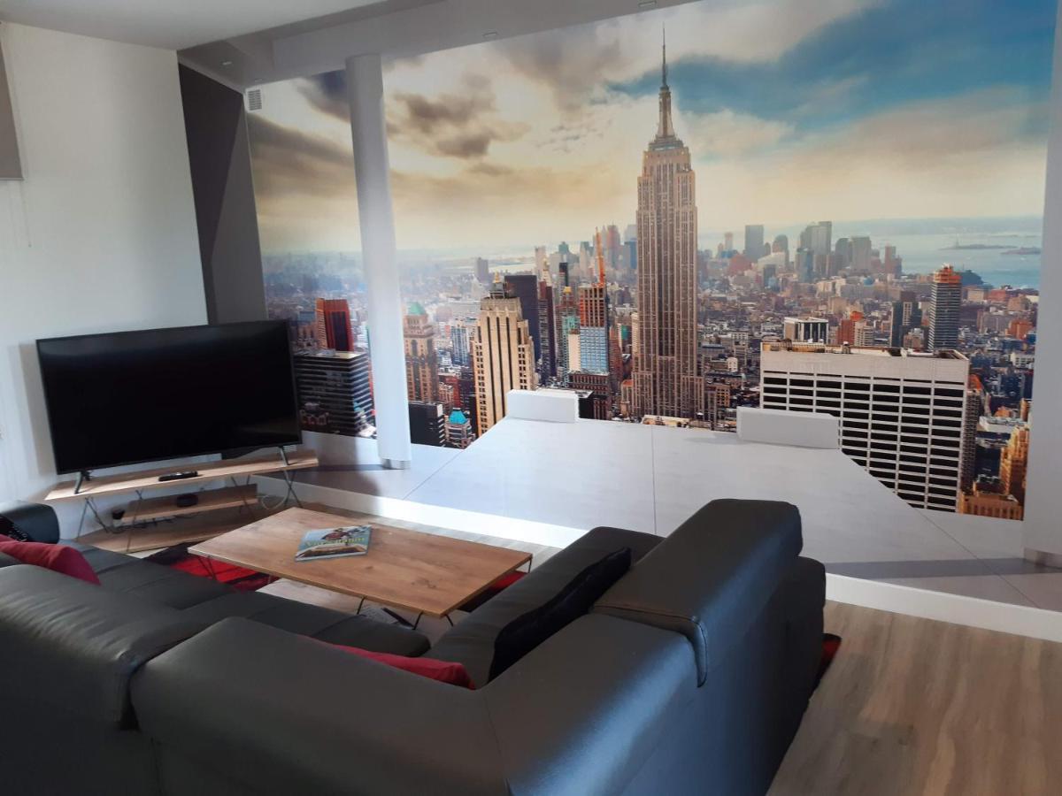 Appartement Renove Le New-York En Centre Ville - Terrasse Et Parking - Non Climatise La Roche-Chalais ภายนอก รูปภาพ