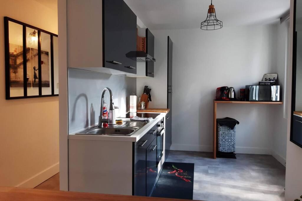 Appartement Renove Le New-York En Centre Ville - Terrasse Et Parking - Non Climatise La Roche-Chalais ภายนอก รูปภาพ